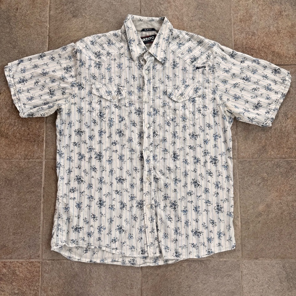 Billabong White and Blue Floral Button Down Shirt 100% Cotton Size Large